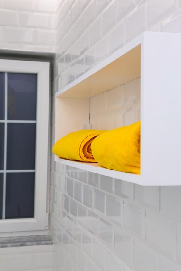 'The Yellow' Condo Берат Экстерьер фото